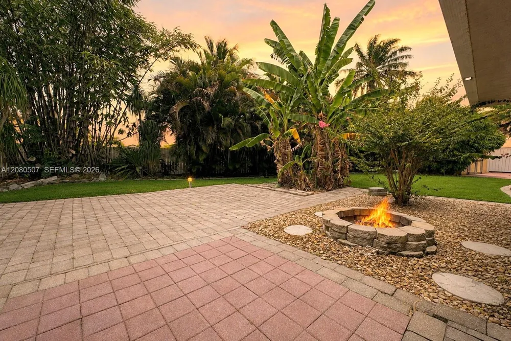 2811 SW 82nd Way Davie, FL 33328