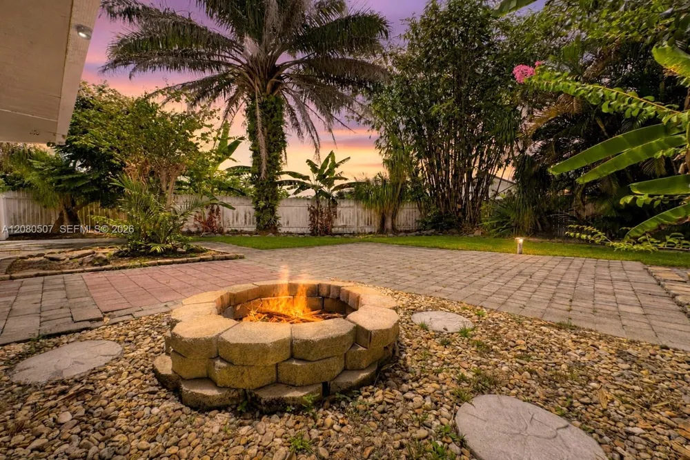 2811 SW 82nd Way Davie, FL 33328