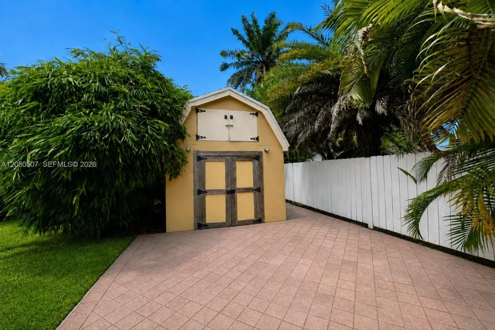 2811 SW 82nd Way Davie, FL 33328