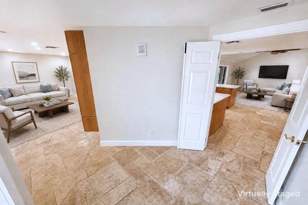 2811 SW 82nd Way Davie, FL 33328