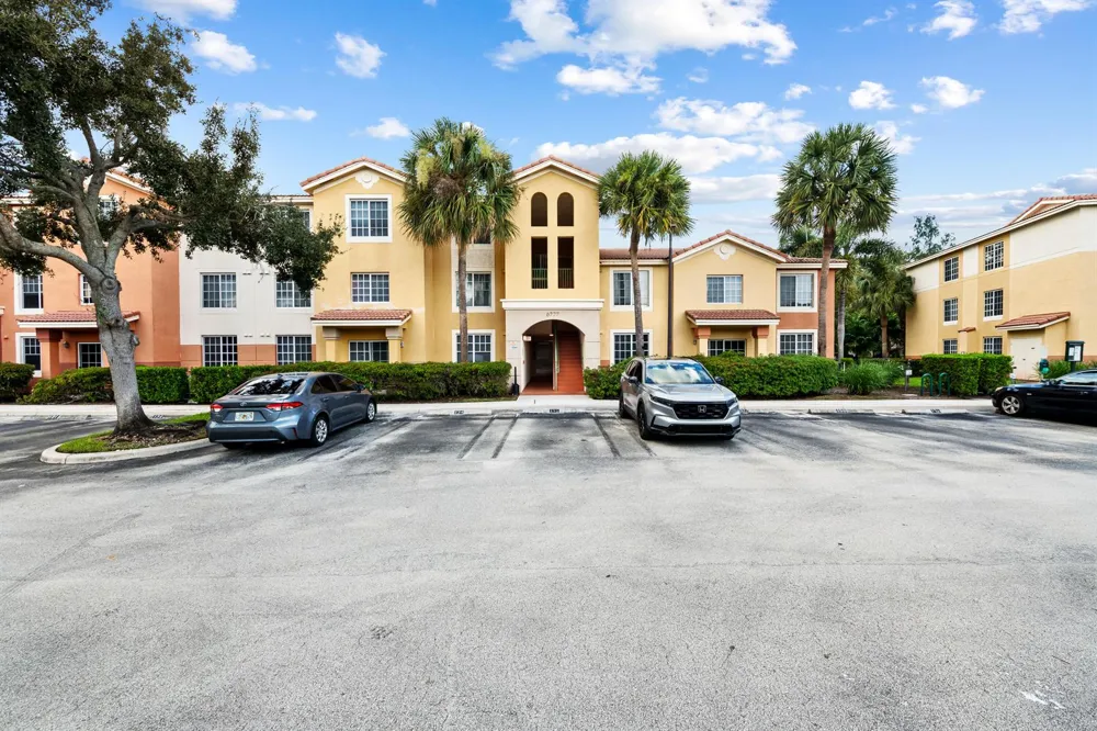 6777 HERITAGE GRANDE #1105 Boynton Beach, FL 33437