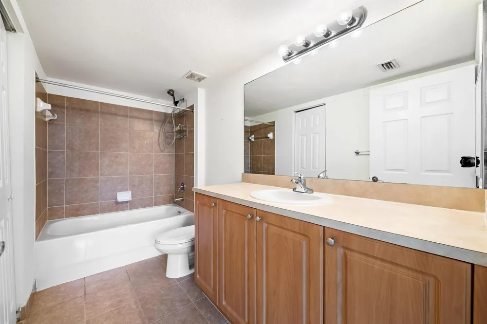 6777 HERITAGE GRANDE #1105 Boynton Beach, FL 33437