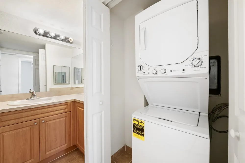 6777 HERITAGE GRANDE #1105 Boynton Beach, FL 33437