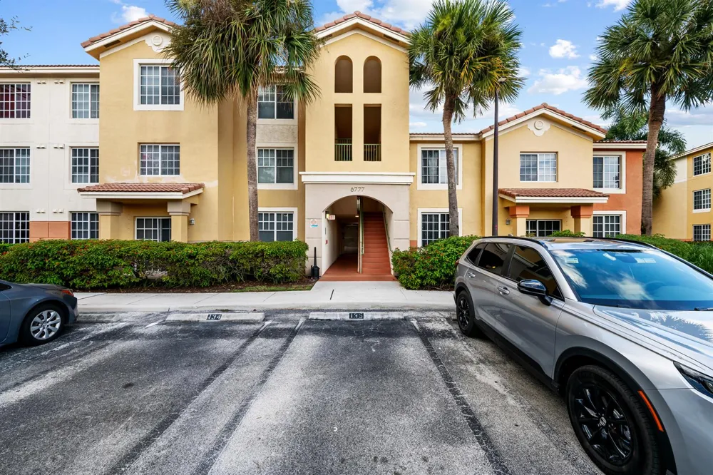 6777 HERITAGE GRANDE #1105 Boynton Beach, FL 33437