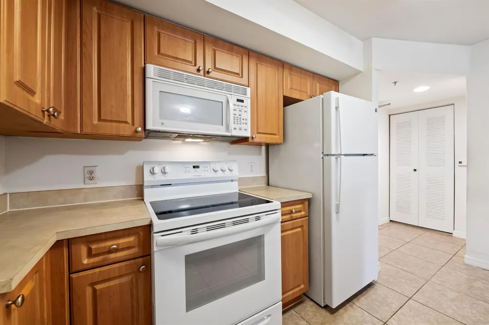 6777 HERITAGE GRANDE #1105 Boynton Beach, FL 33437