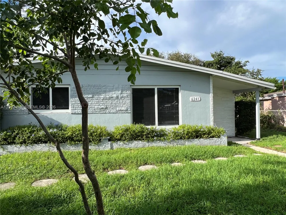 6241 SW 38th Ct Davie, FL 33314