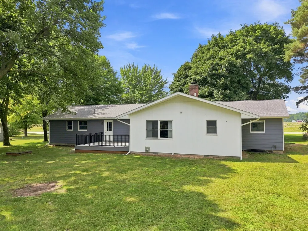 2061 S Green Road Lake Township, MI 49651