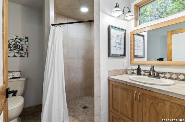 904 ORANGE ST Fredericksburg, TX 78624
