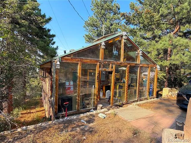 25 Pine Road Golden, CO 80401