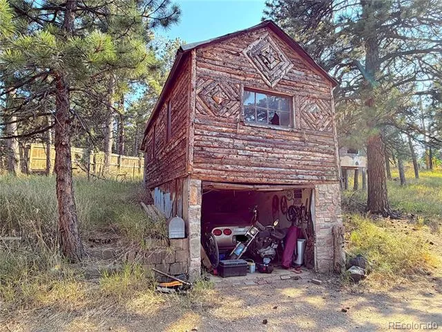 25 Pine Road Golden, CO 80401