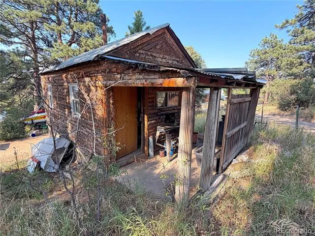 25 Pine Road Golden, CO 80401