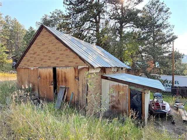 25 Pine Road Golden, CO 80401