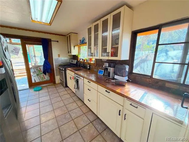 25 Pine Road Golden, CO 80401