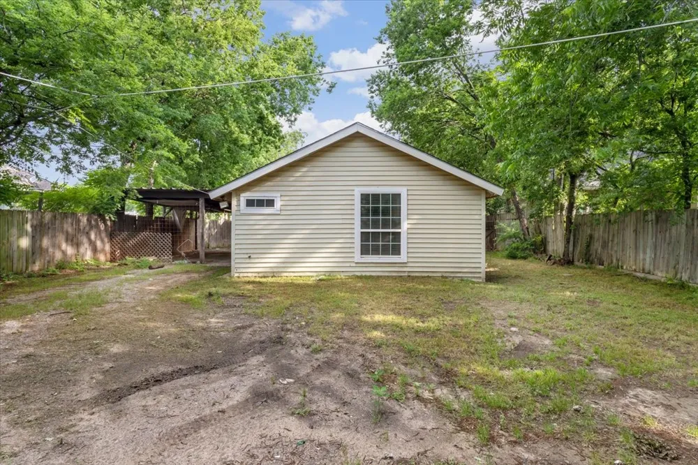 1010 E Cherry Street Sherman, TX 75090
