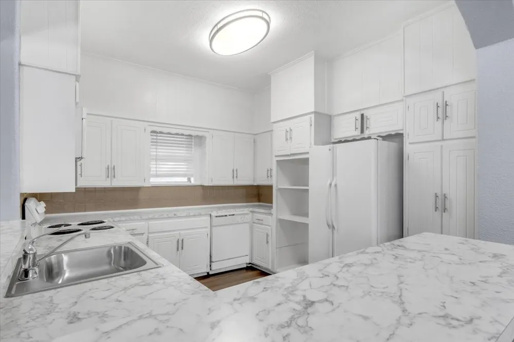 1010 E Cherry Street Sherman, TX 75090