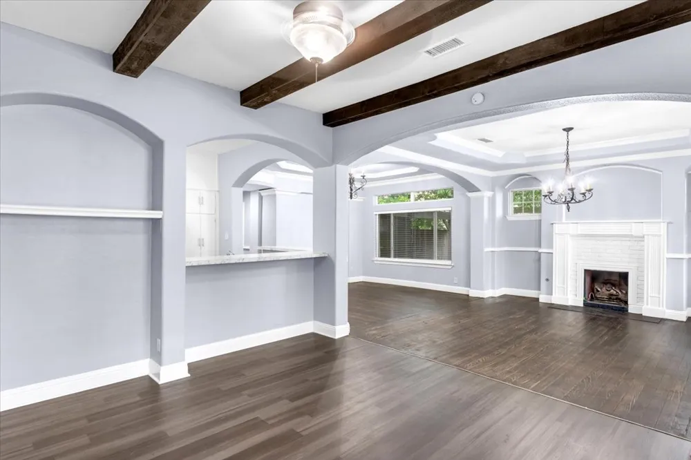 1010 E Cherry Street Sherman, TX 75090
