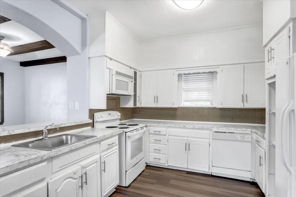 1010 E Cherry Street Sherman, TX 75090
