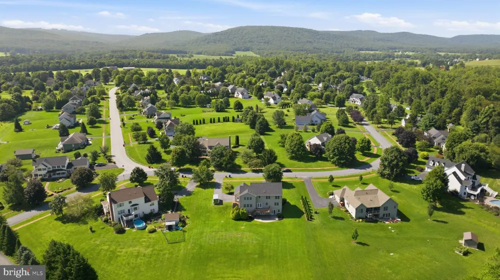 27 MCCOY LANE Carlisle, PA 17015