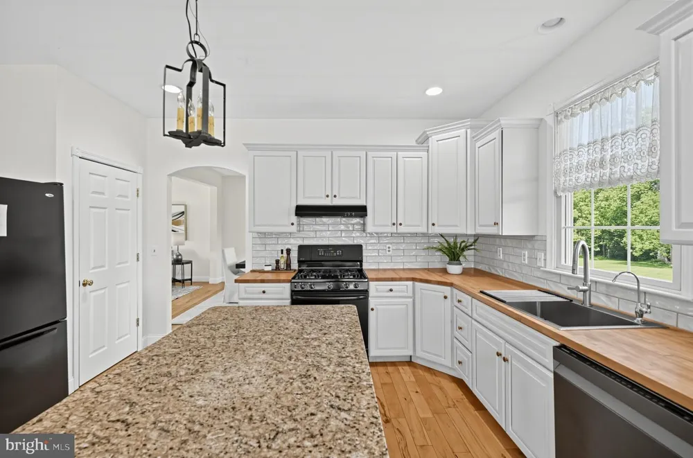 27 MCCOY LANE Carlisle, PA 17015