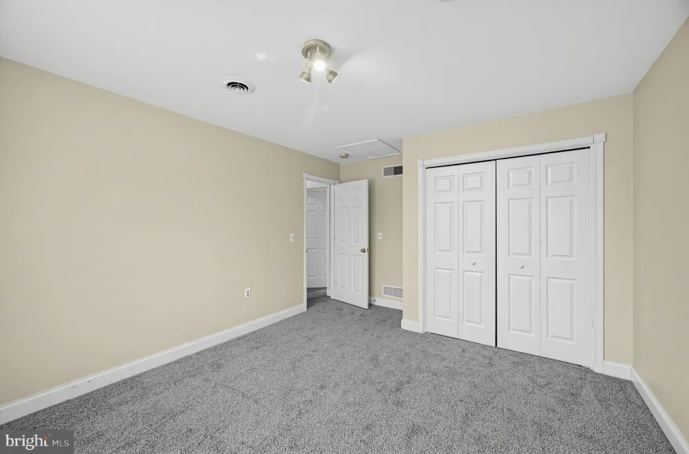 27 MCCOY LANE Carlisle, PA 17015
