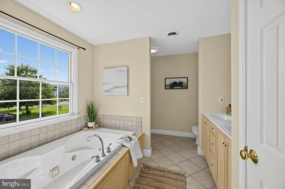 27 MCCOY LANE Carlisle, PA 17015