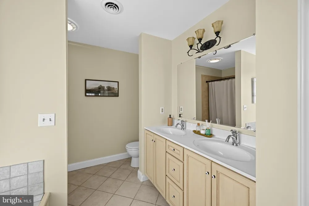 27 MCCOY LANE Carlisle, PA 17015