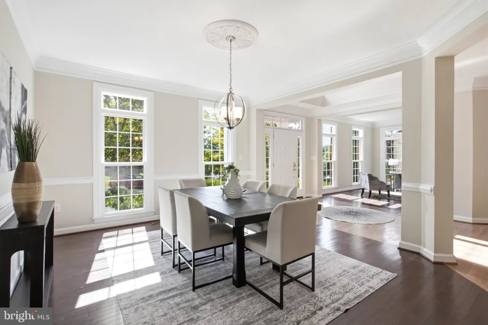 4759 CHARTER COURT Woodbridge, VA 22192