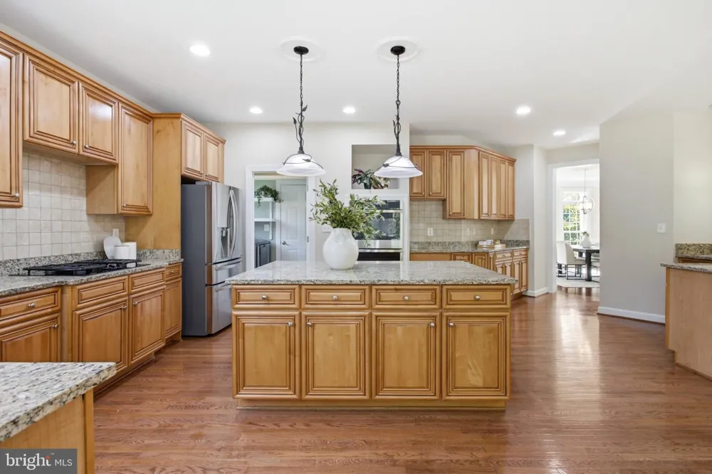 4759 CHARTER COURT Woodbridge, VA 22192