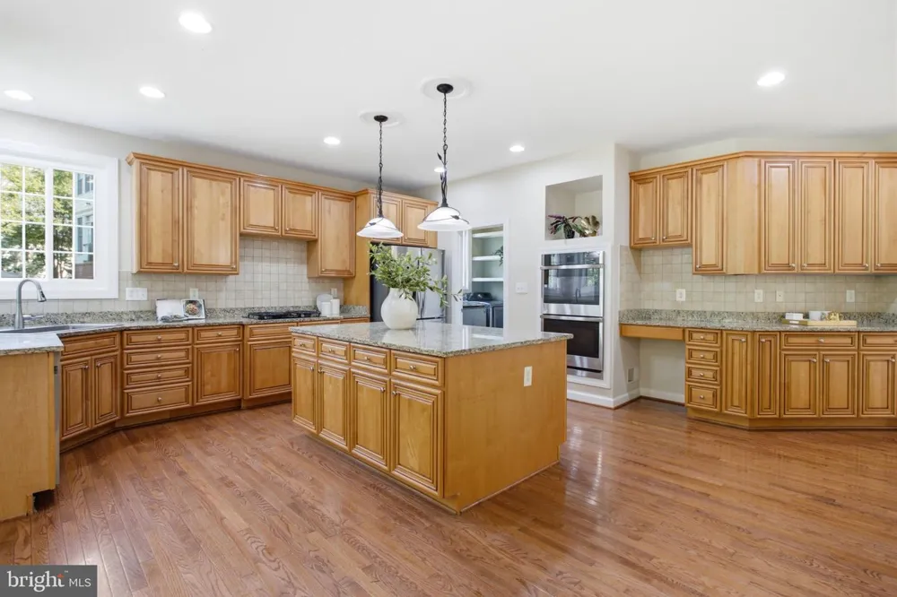 4759 CHARTER COURT Woodbridge, VA 22192