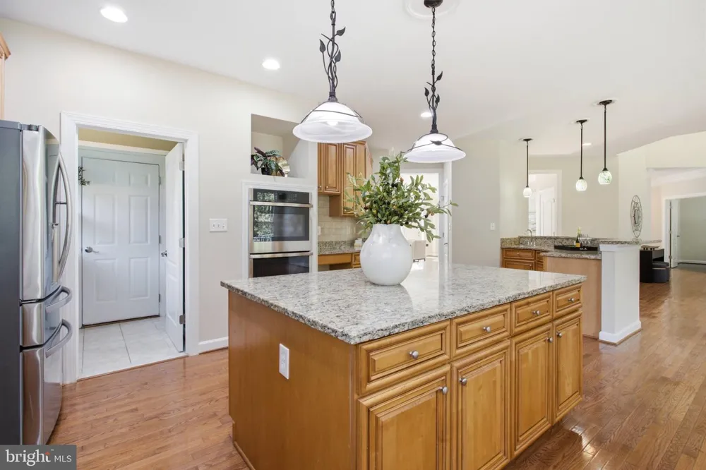 4759 CHARTER COURT Woodbridge, VA 22192
