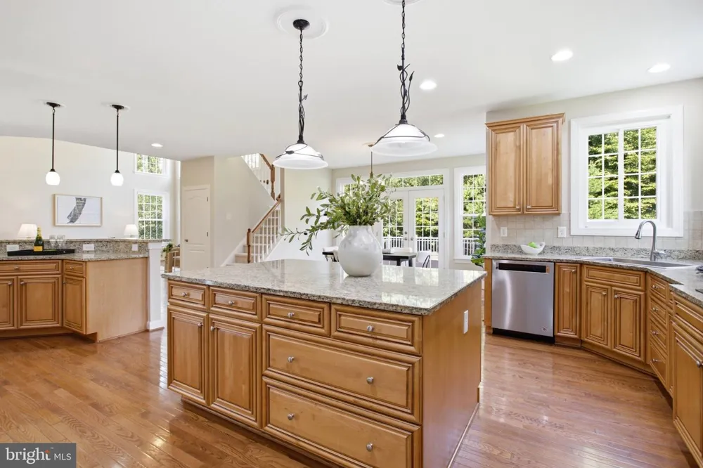 4759 CHARTER COURT Woodbridge, VA 22192