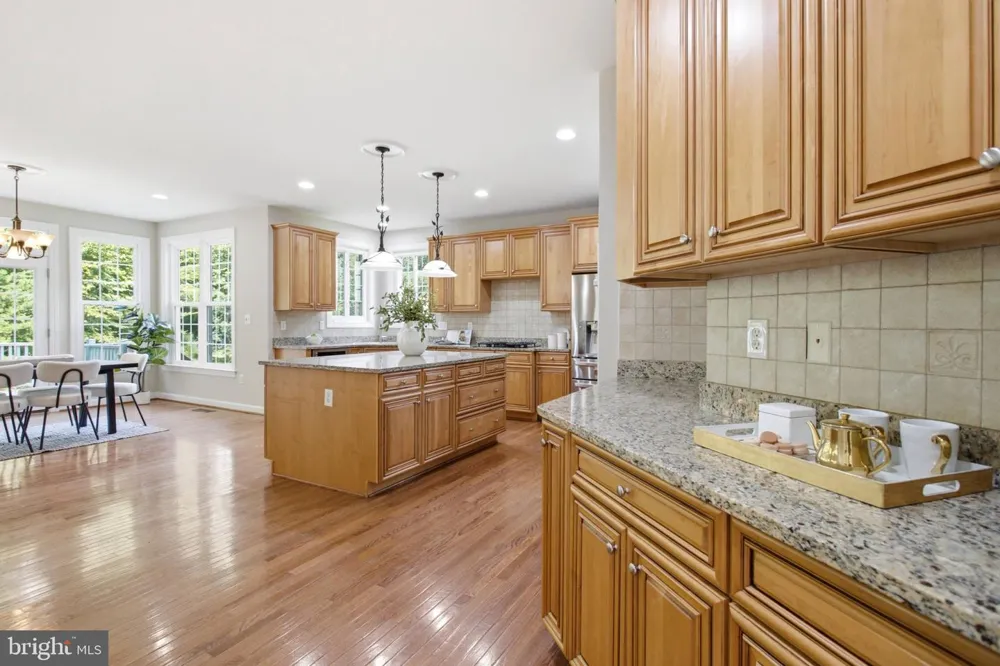 4759 CHARTER COURT Woodbridge, VA 22192