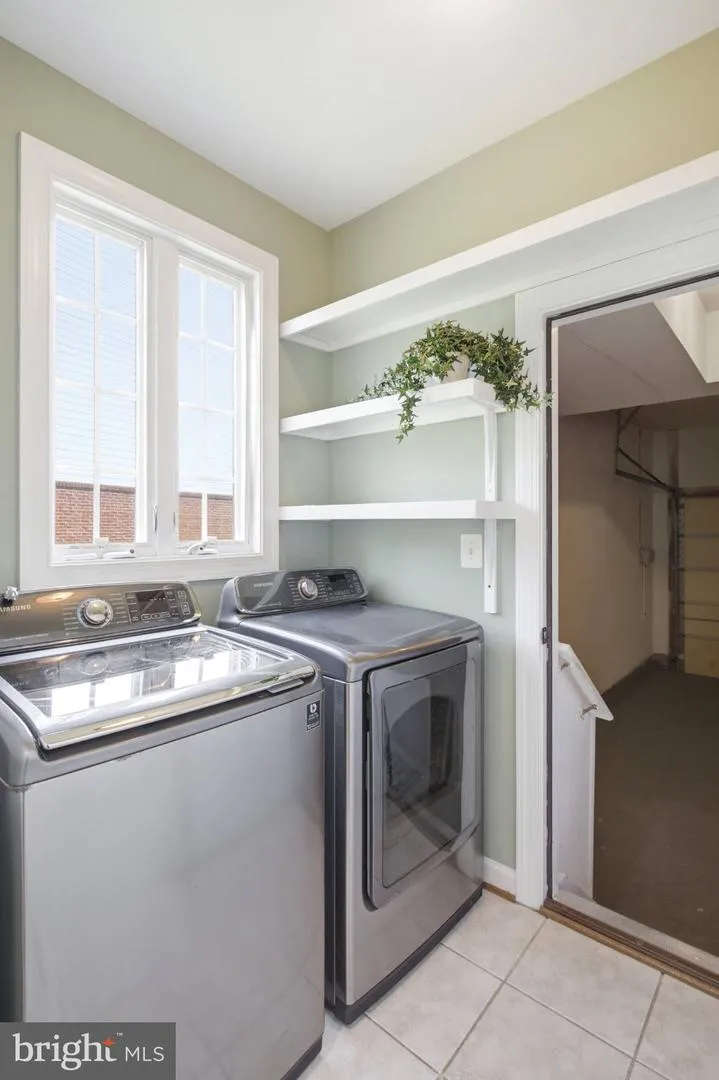 4759 CHARTER COURT Woodbridge, VA 22192