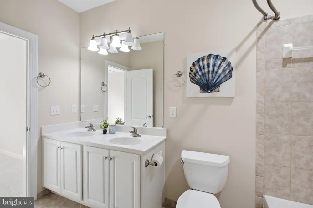 4759 CHARTER COURT Woodbridge, VA 22192