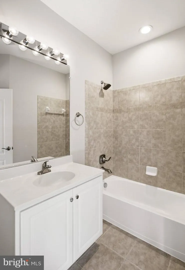4759 CHARTER COURT Woodbridge, VA 22192