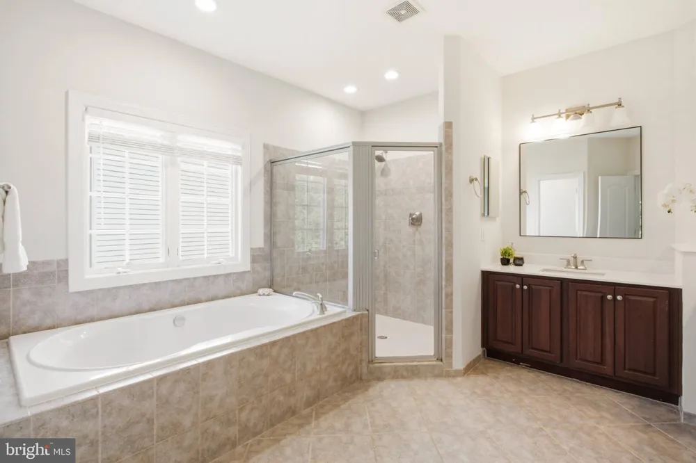 4759 CHARTER COURT Woodbridge, VA 22192