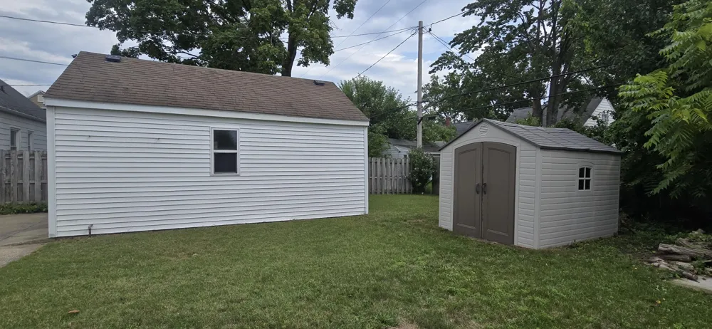 1349 W Summit Avenue Muskegon, MI 49441