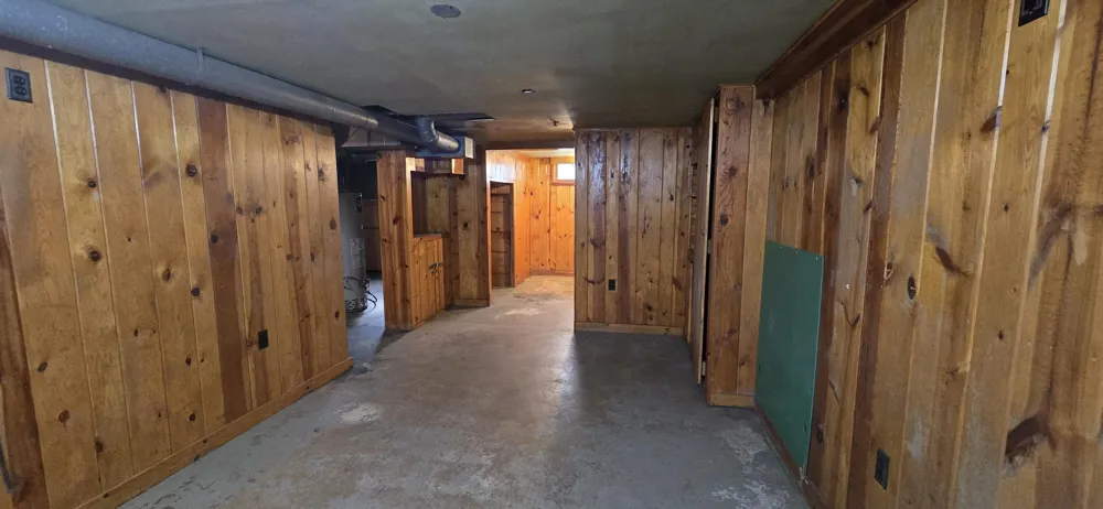 1349 W Summit Avenue Muskegon, MI 49441