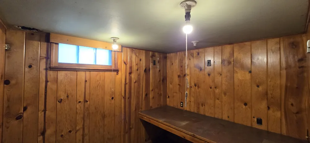 1349 W Summit Avenue Muskegon, MI 49441