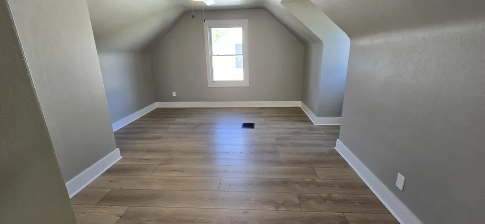 1349 W Summit Avenue Muskegon, MI 49441