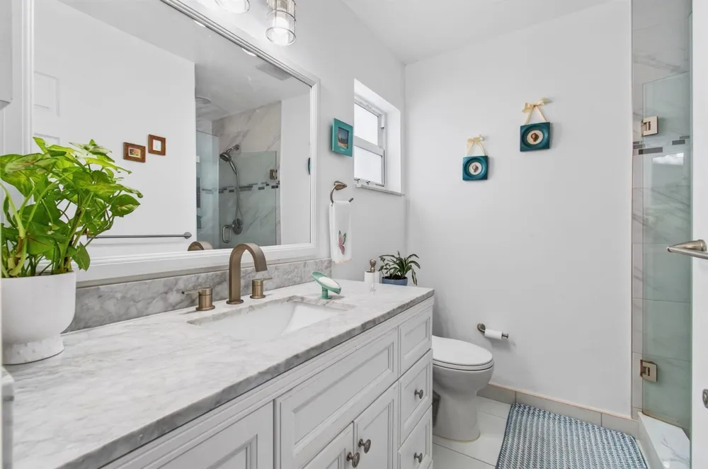 2377 SW 8TH AVENUE Boynton Beach, FL 33426
