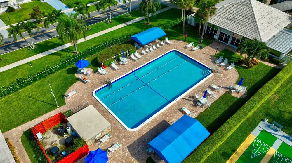2377 SW 8TH AVENUE Boynton Beach, FL 33426