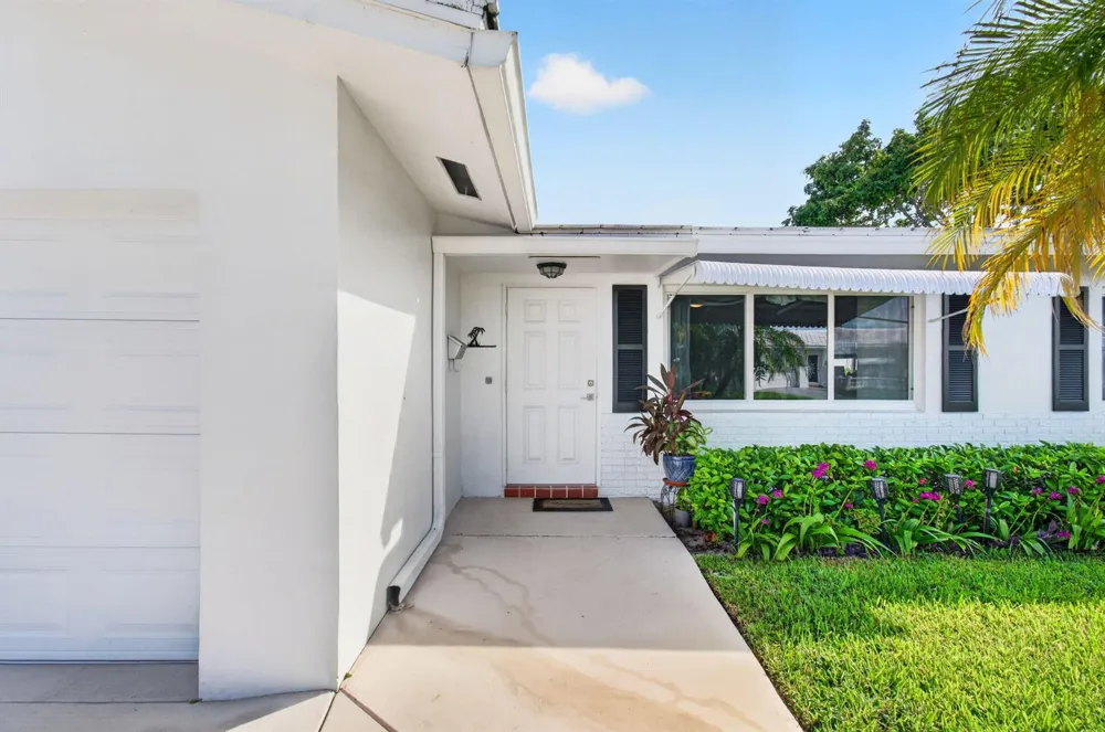 2377 SW 8TH AVENUE Boynton Beach, FL 33426