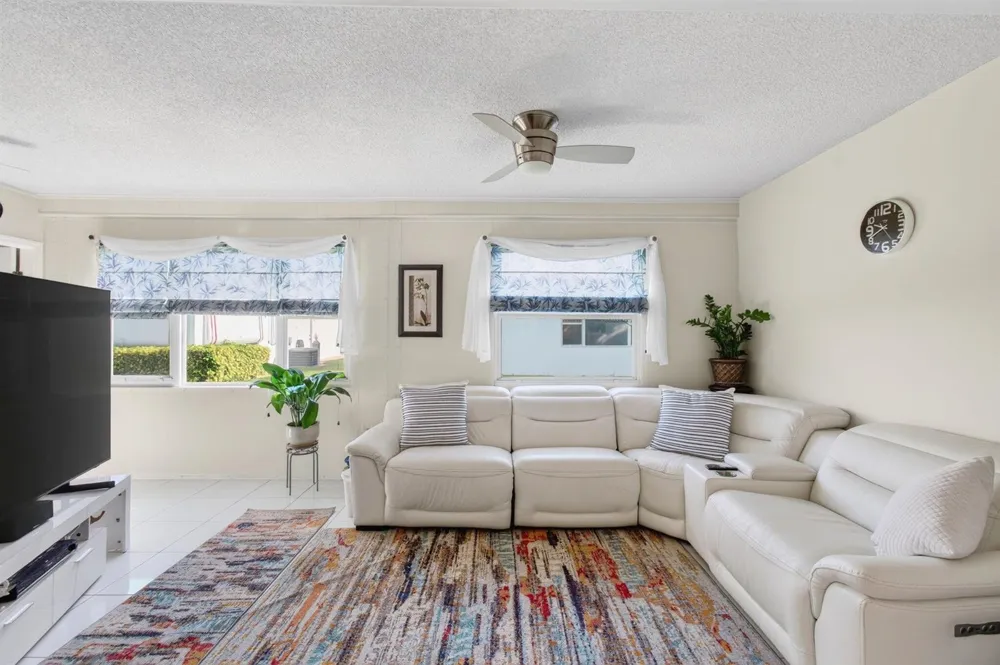 2377 SW 8TH AVENUE Boynton Beach, FL 33426