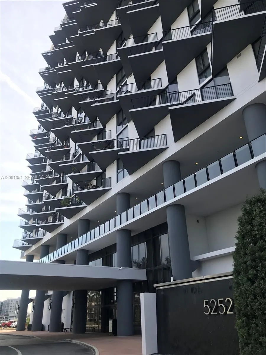 5252 NW 85th Ave #1409 Doral, FL 33166
