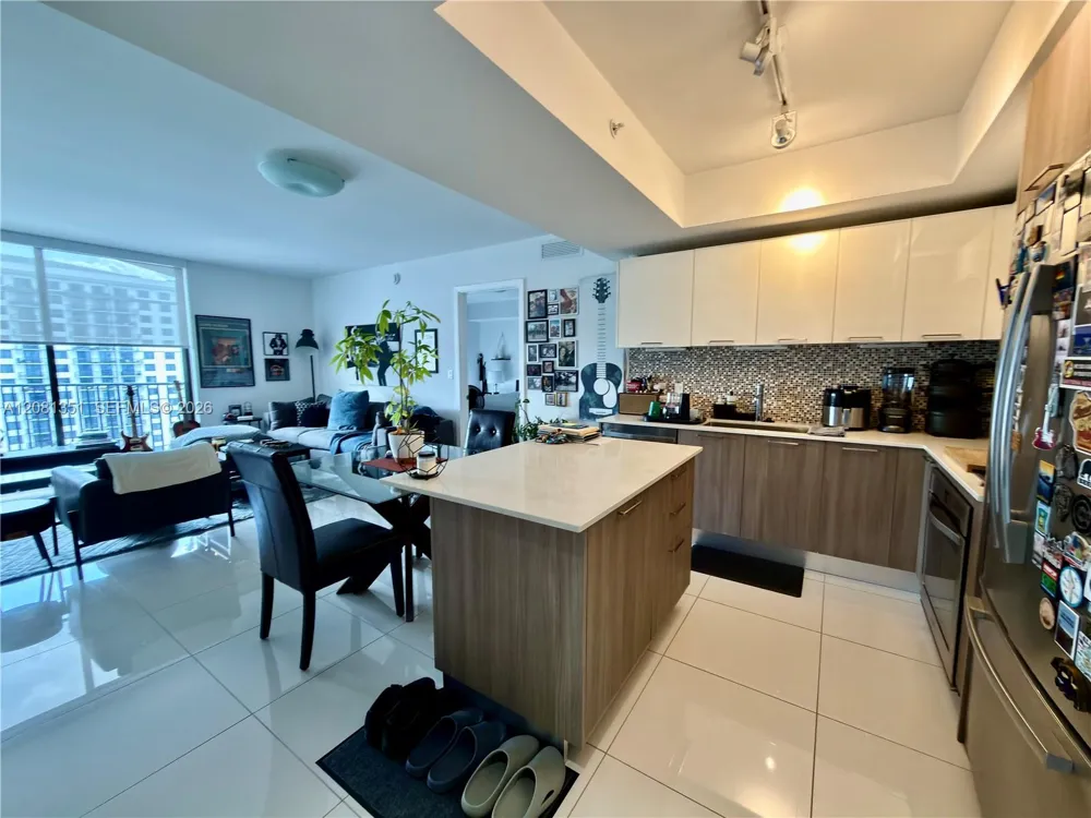 5252 NW 85th Ave #1409 Doral, FL 33166