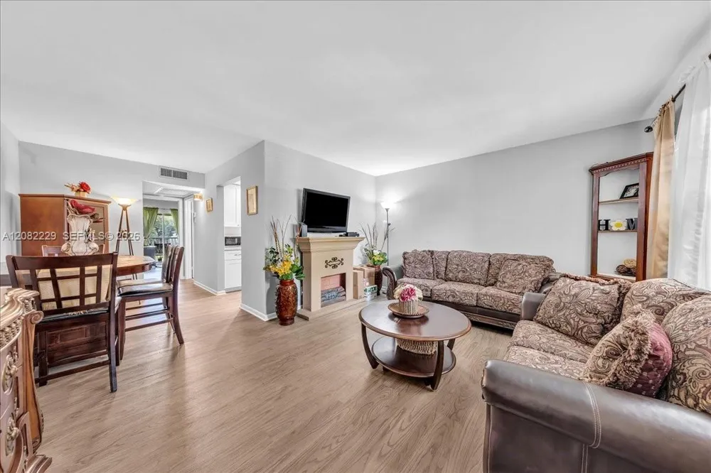 13250 SW 7th Ct #210L Pembroke Pines, FL 33027
