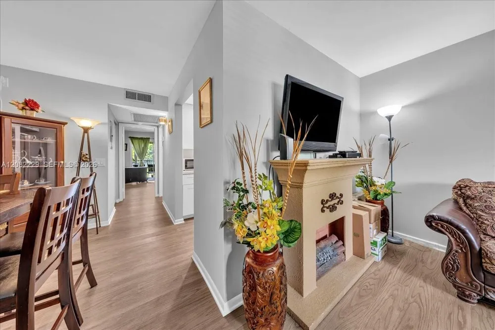 13250 SW 7th Ct #210L Pembroke Pines, FL 33027