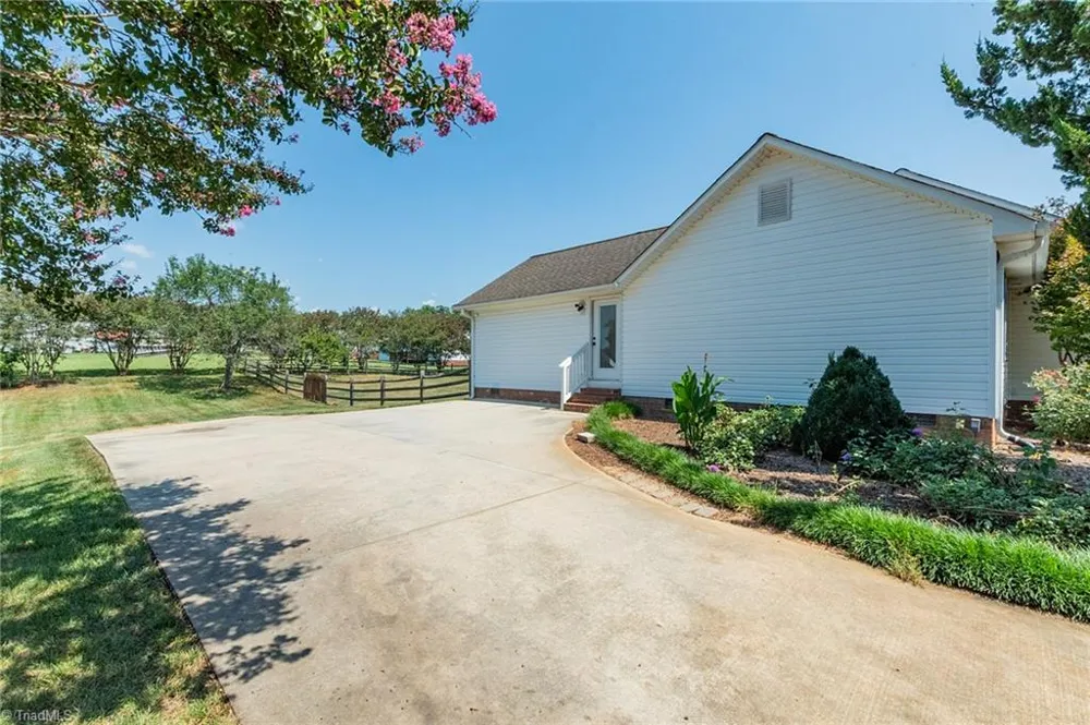 660 hugh Miller Road Lexington, NC 27292