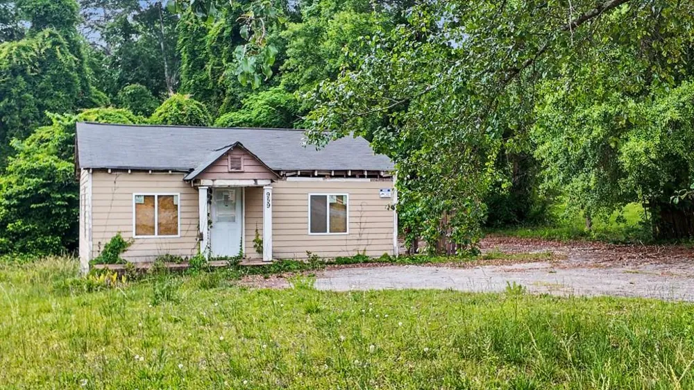 945 S Hairston Road Stone Mountain, GA 30088